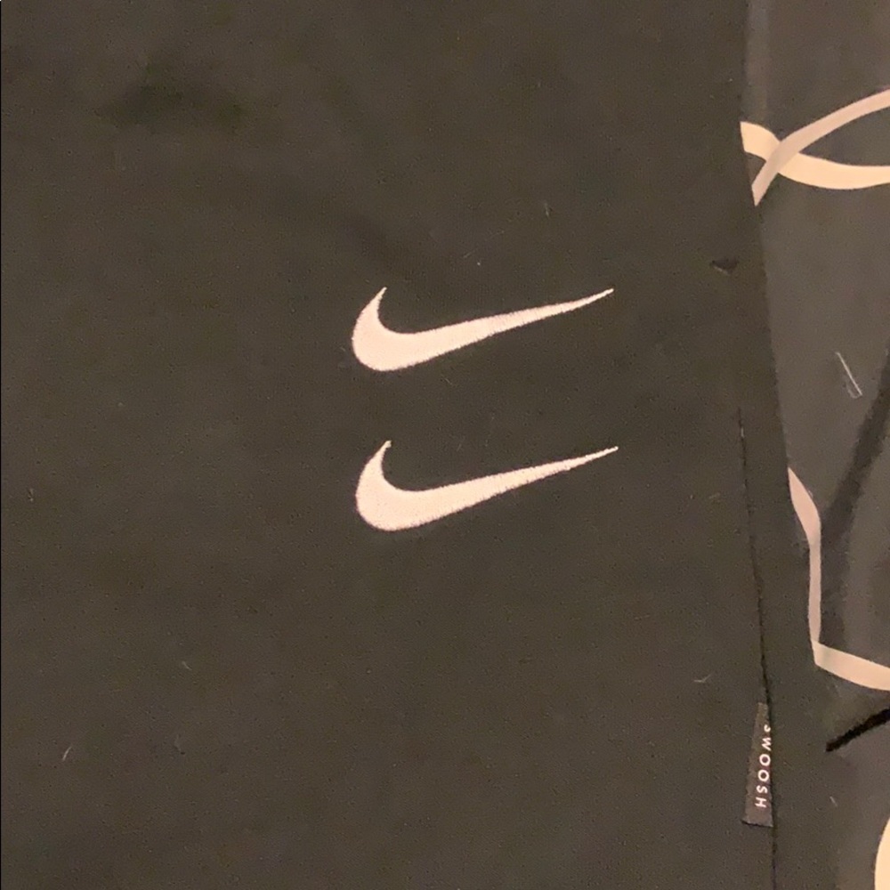 Nike Swoosh Shorts - Picture 3 of 6